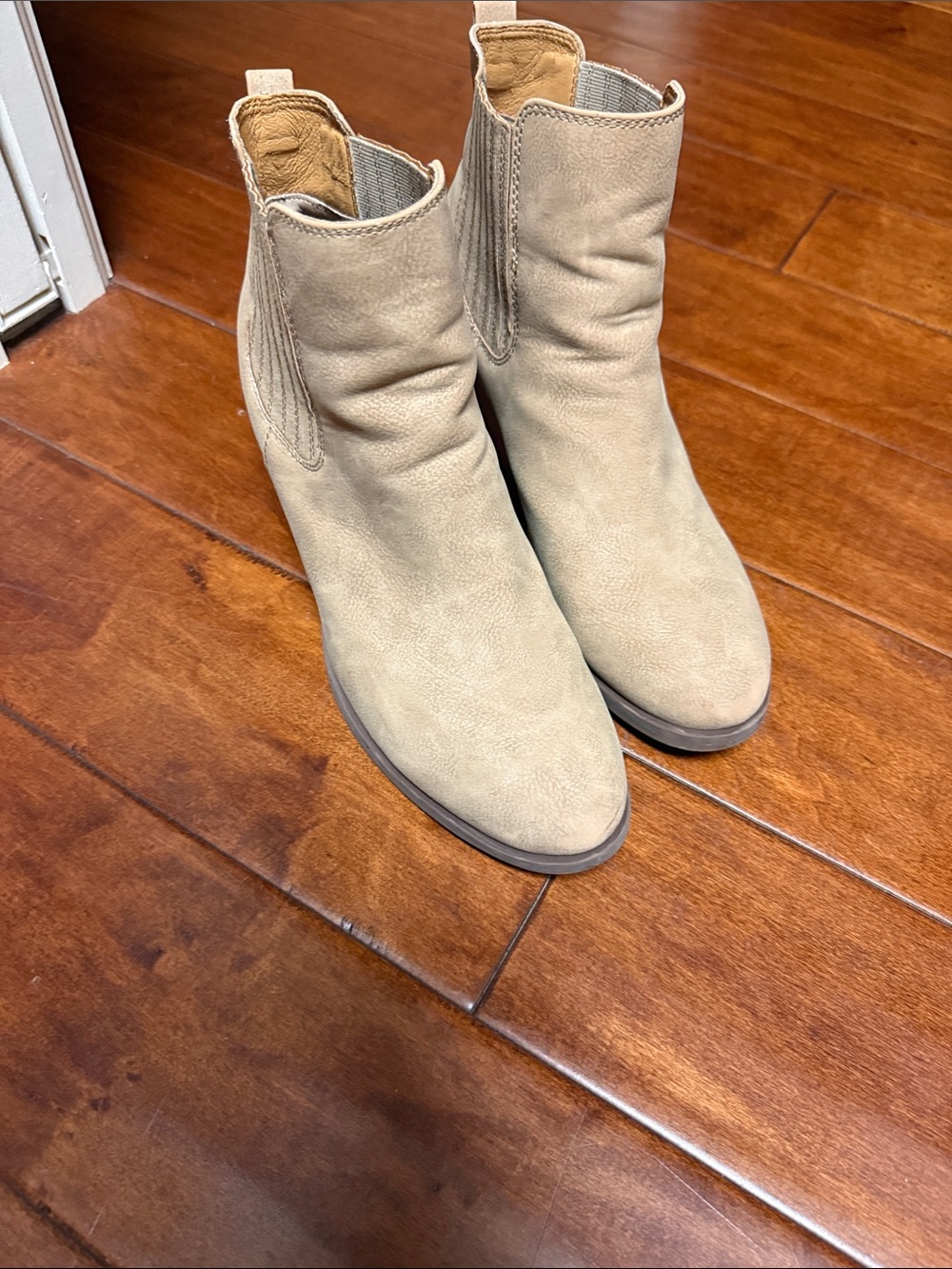 Kork-Ease Beige/Tan Suede Chelsea Ankle Boots